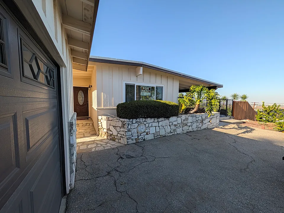 2251 Sunnyside Ridge Rd