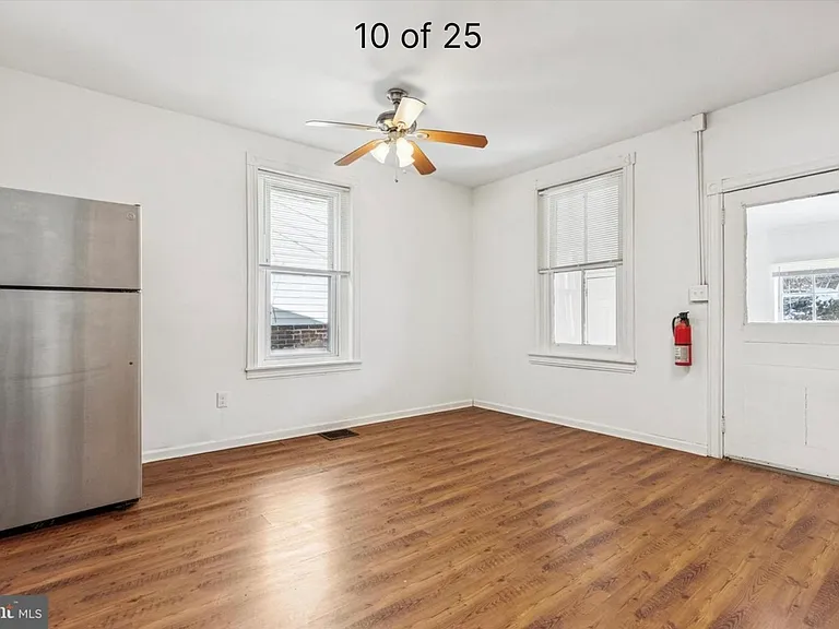 206 Chain St — Photo 2