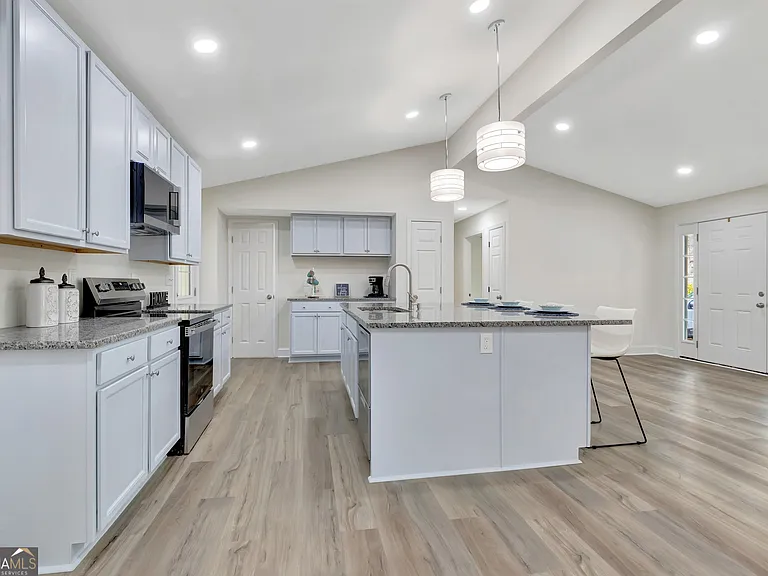 140 Mary Freeman Rd — Photo 17