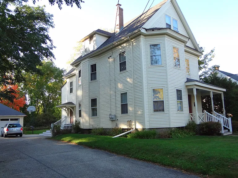 172 E Main St — Photo 10