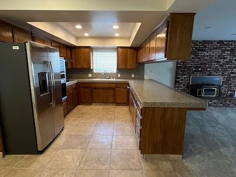 8900 Campus Park Ct — Photo 3