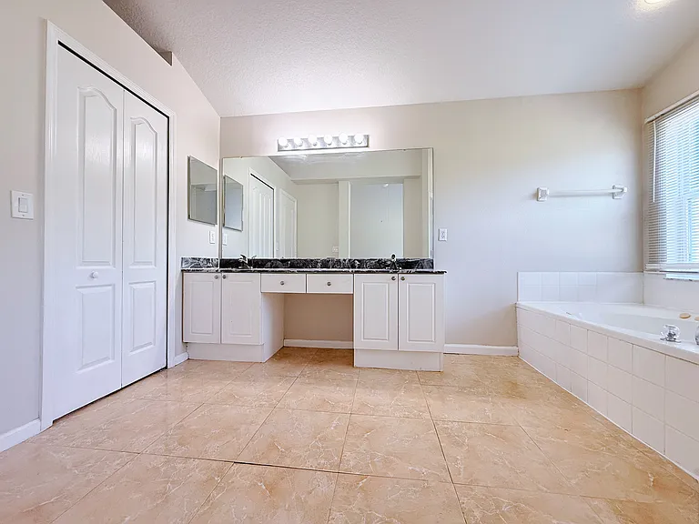 2634 Meadow Oaks Loop — Photo 9