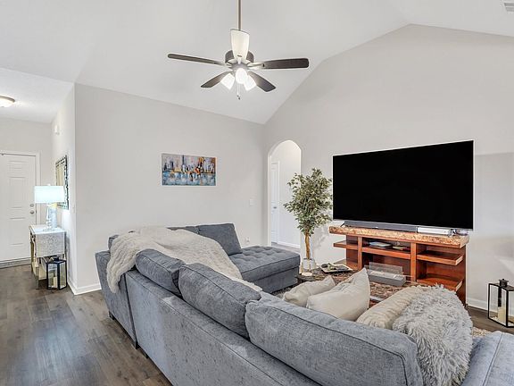 5th image of 236 Whippoorwill Way