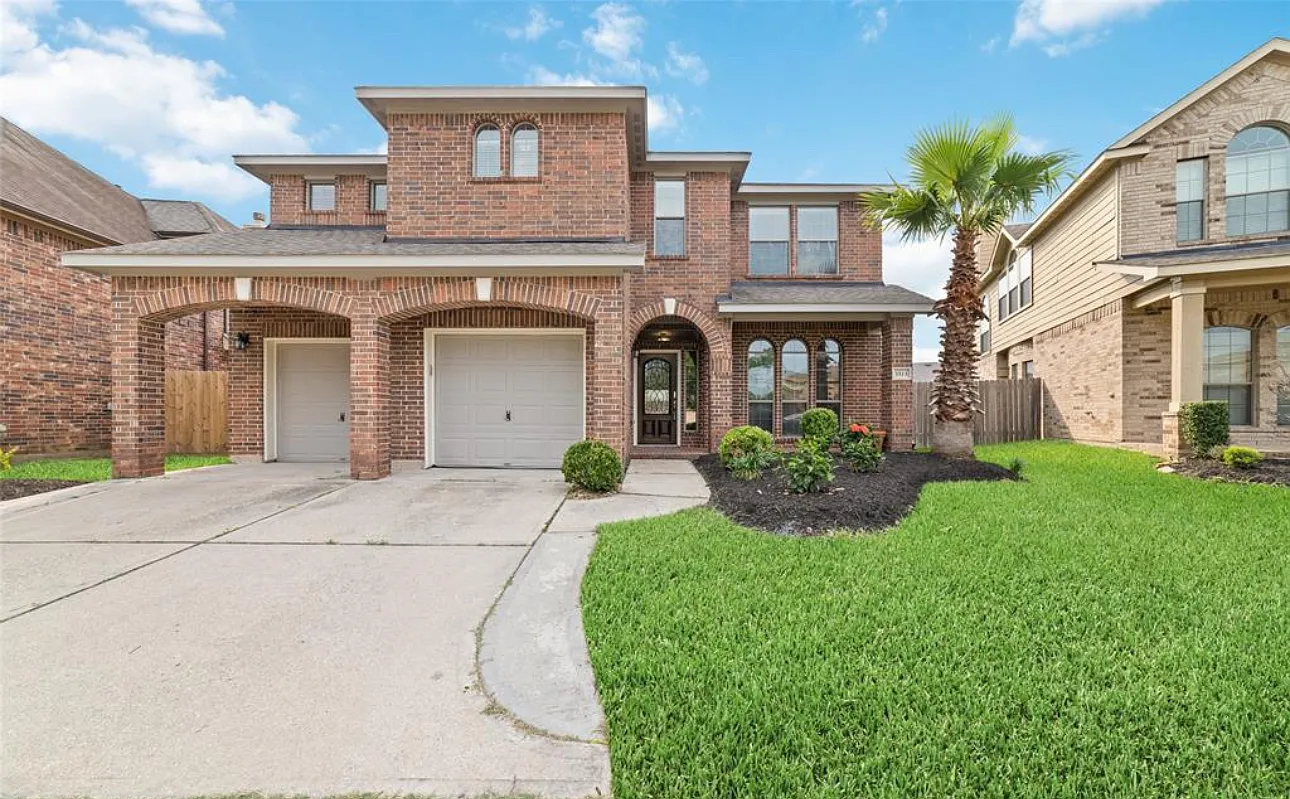 4 bed, 2.5 bath, 3166 sqft, $3,100 — Photo 3