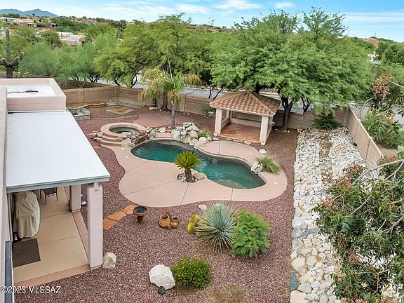 2nd image of 360 W Crescendo Ct