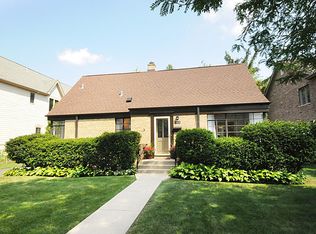 1912 Harrison St, Glenview, IL 60025