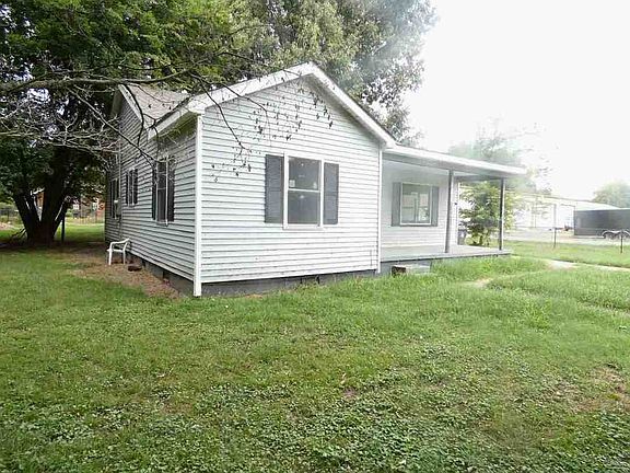 4th image of 802 SW 4th St