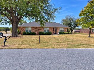 4131 Country Meadows Dr, Iowa Park, TX 76367