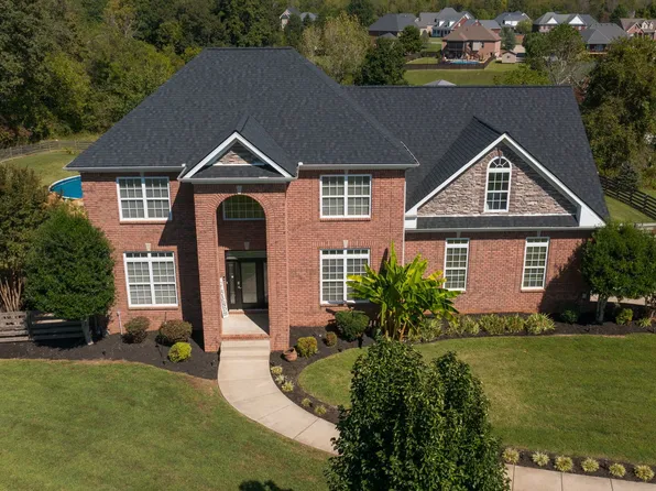 3060 Joey Ct, Pleasant View, TN 37146