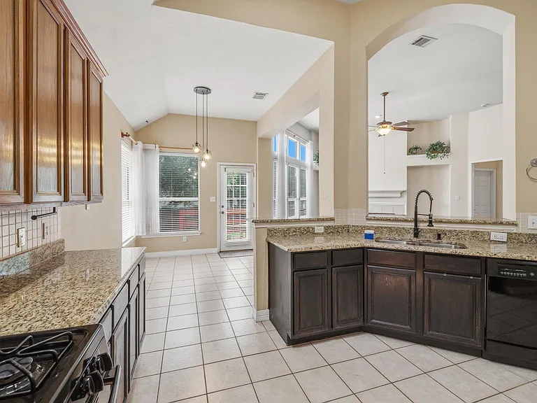 1108 Antelope Rdg — Photo 9