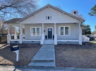 211 W Fremont St, Burgaw, NC 28425