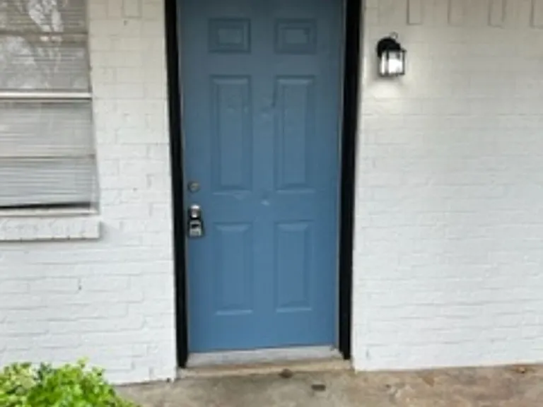 400 Donnell Dr — Photo 4