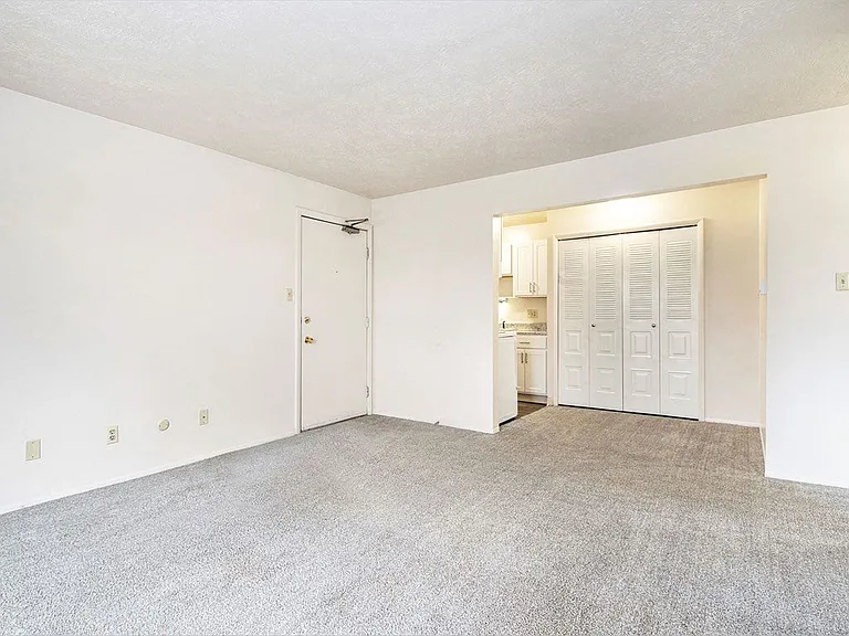 Hickory Village Apartments — Photo 13