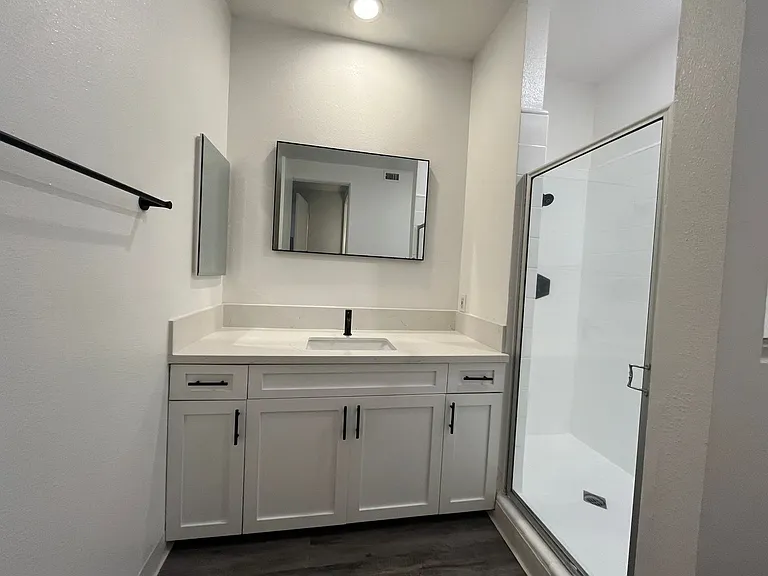 1527 Veteran Ave — Photo 19