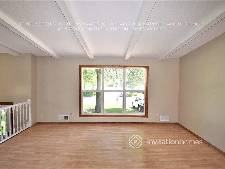 906 Ghostley Ln N — Photo 2