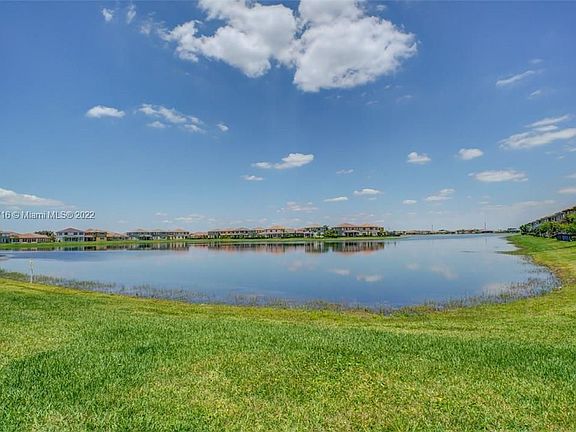 4th image of 8401 Lakeview Trl #8401