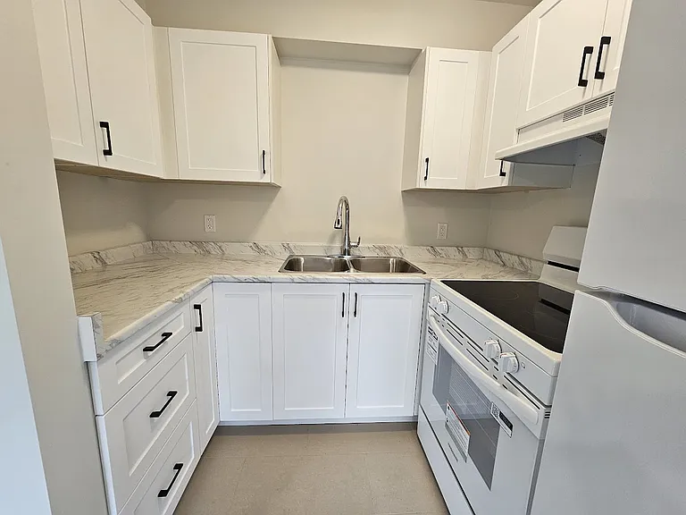 45790 Lewis Ave #3 — Photo 6