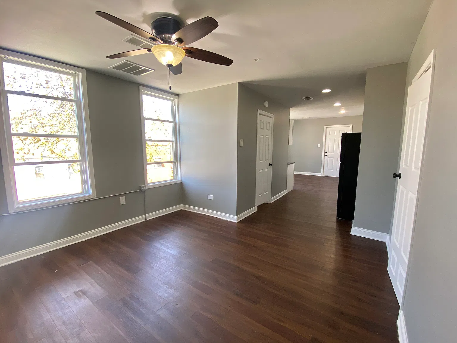 2 bed, $1,100 — Photo 3