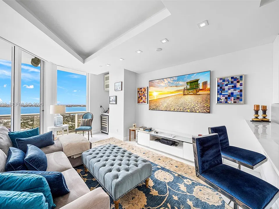 4779 Collins Ave #Penthouse 4306