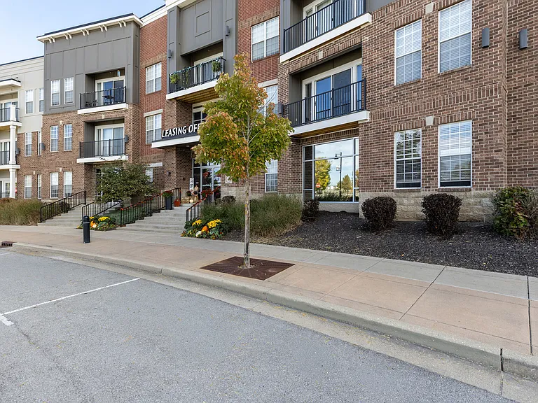 6185 Gateway East Dr — Photo 3
