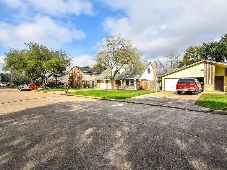 2110 Whiteback Dr — Photo 39