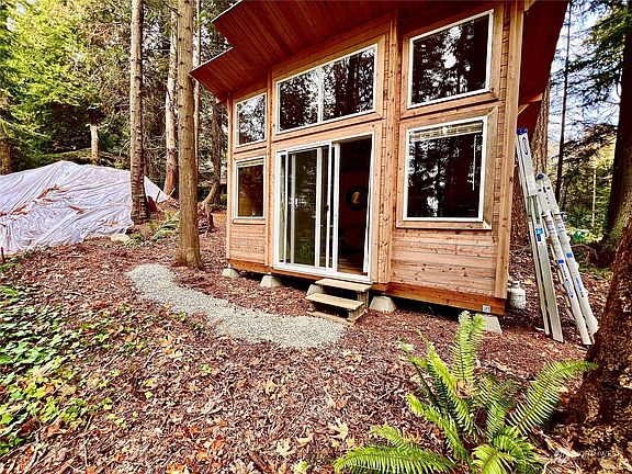 4th image of 9813 NE Seaview Avenue