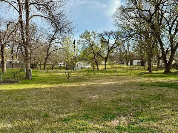 412 W 9th St, Ada, OK 74820