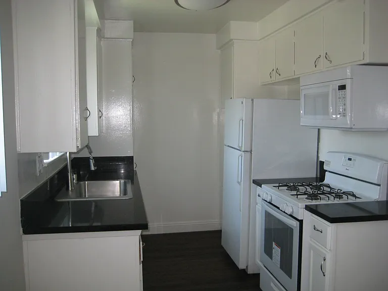 5150 Woodman Ave. — Photo 6
