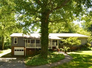 5203 Edinborough Rd, Greensboro, NC 27406