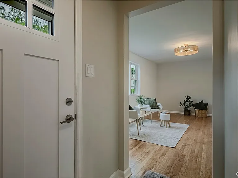 8 Terrace Hill Dr — Photo 12