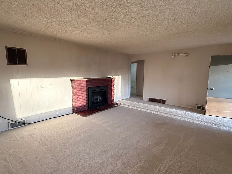 12435 NE 104th St — Photo 4