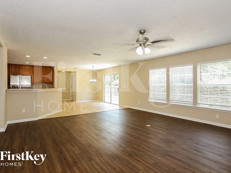76164 Tideview Ln — Photo 3