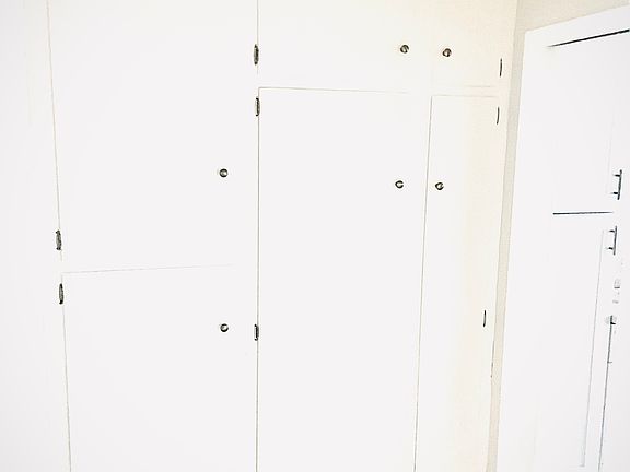 3rd image of 1417 Armacost Ave APT 3