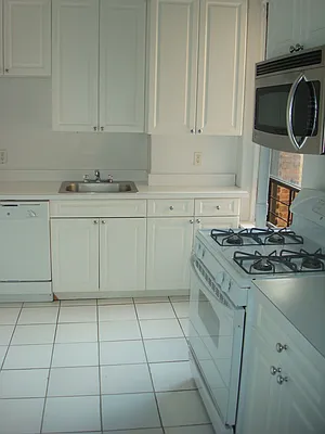 Rented by Metropolitan Equities | media 16