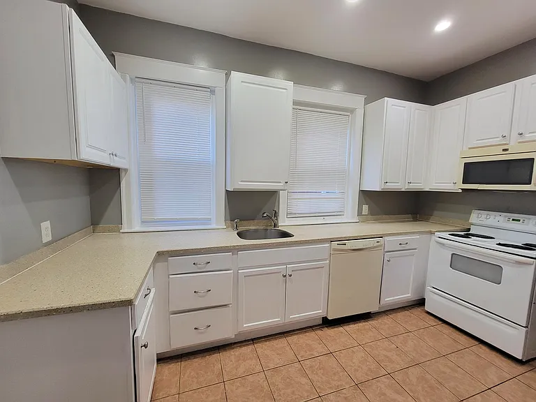 4554 N Smedley St — Photo 11