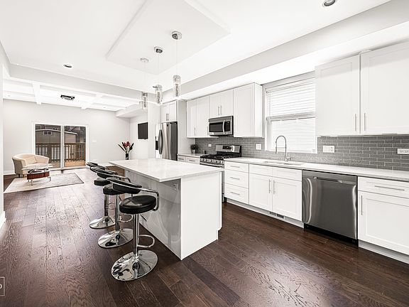 5th image of 947 N Leamington Ave