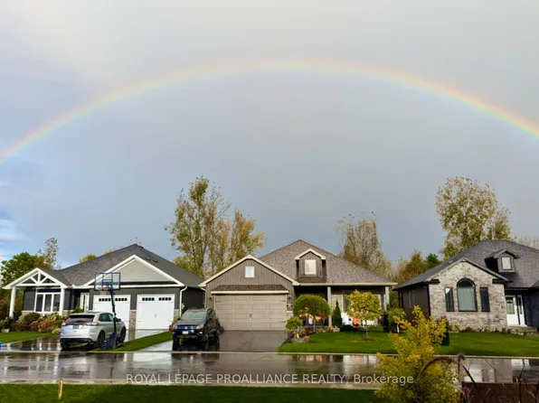 21 Brookfield Cres, Quinte West, ON K8V 0H9