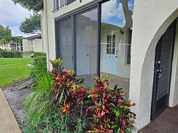 3rd image of 107 Lake Pine Cir APT C-1