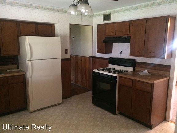 3rd image of 1195 Saint Joan Dr