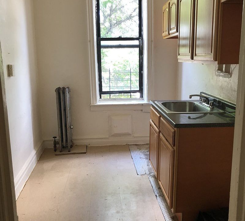 1st image of 85 E 43rd St APT D6