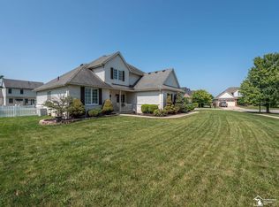 2906 W Country Ln, Monroe, MI 48162