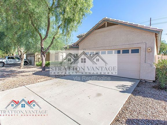 3rd image of 1015 E Brentrup Dr
