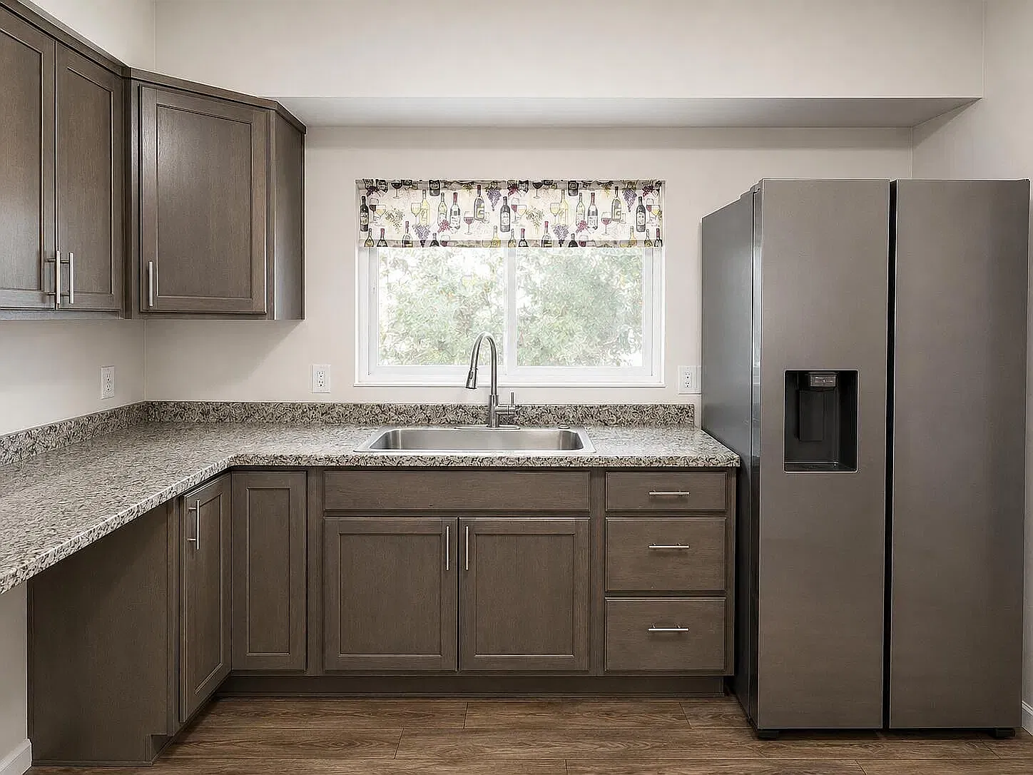 4 bed, 1272 sqft, $2,500 — Photo 1