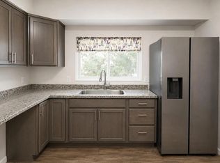 3213 Ortiz Dr NE, Albuquerque, NM 87110