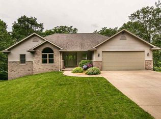 3480 Saint Catherine Rd, Bellevue, IA 52031