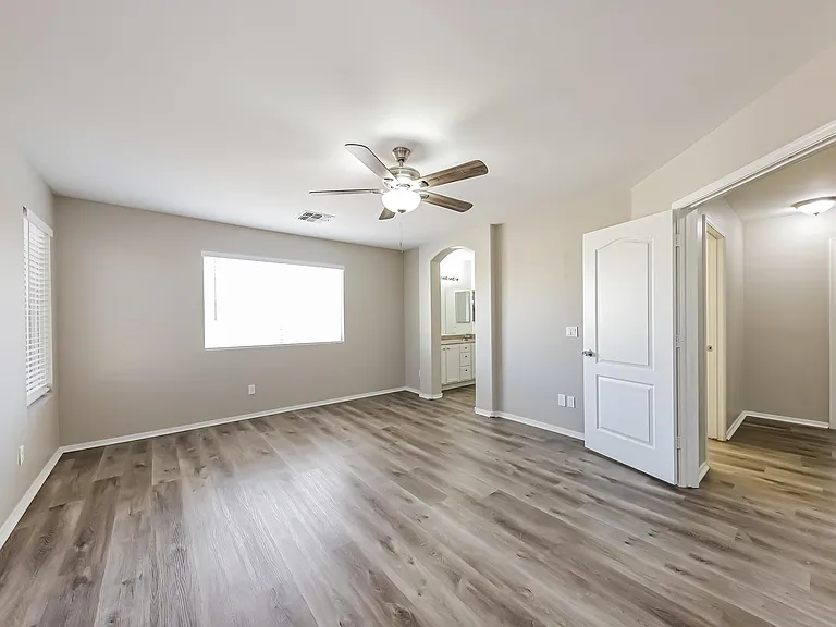 2409 S 90th Gln — Photo 8