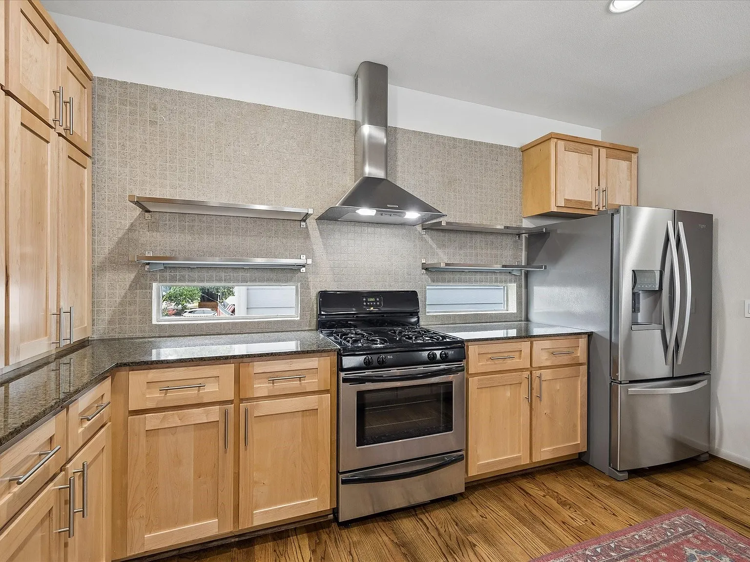 2 bed, 2.0 bath, 1816 sqft, $2,500 — Photo 3