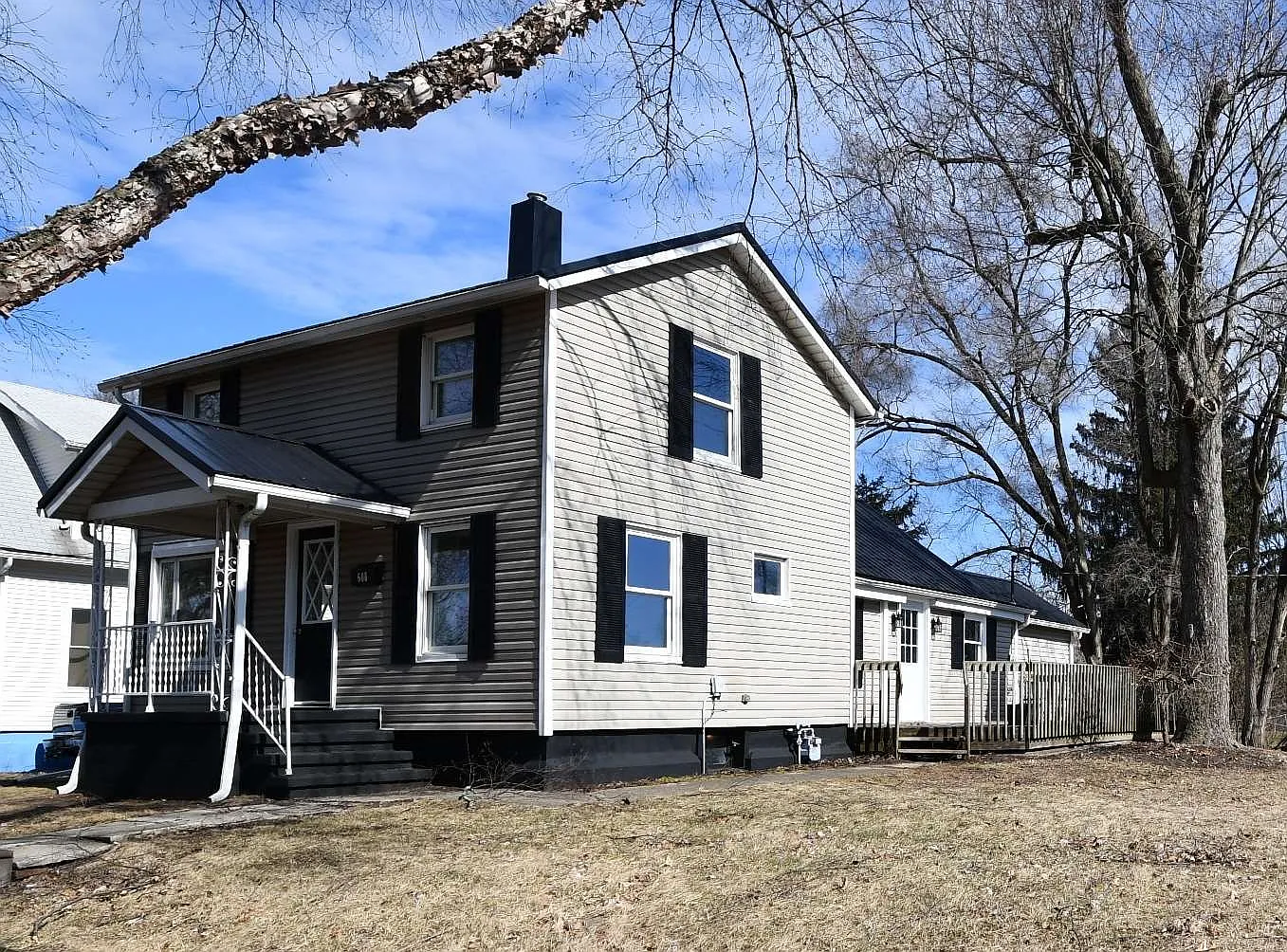 608 N Riley St photo 1