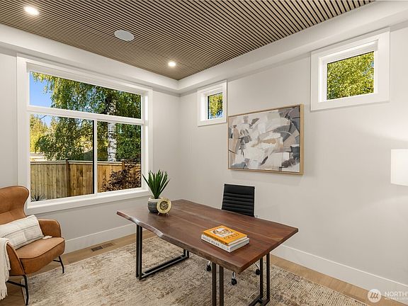 4th image of 15423 SE 7th Place