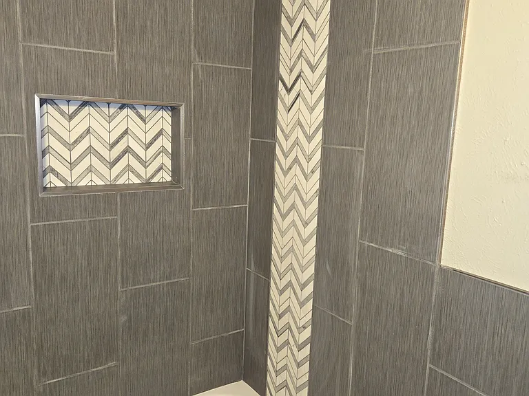 715 Holliday Ln — Photo 12